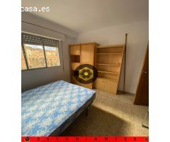 EST/Piso de CUATRO dormitorios en zona  ESTADIO DE LOS CARMENES