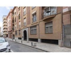 SIN MUEBLES / Piso de DOS dormitorios en Granada Centro zona Figares