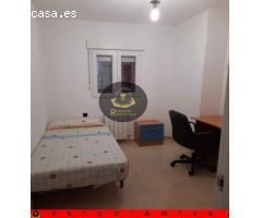 EST / Piso de CUATRO Dormitorios en Centro
