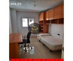 EST / Piso de CUATRO Dormitorios en Centro