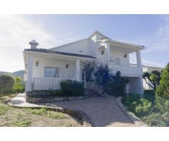 CHALET CON PISCINA - VALLIRANA