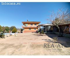 CASA PARA UNA O DOS FAMILIAS - PISCINA - VALLIRANA