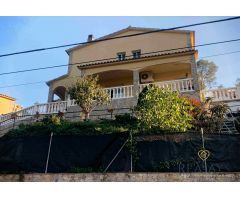 CASA EN VENTA - PISCINA - VALLIRANA
