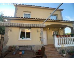 CASA EN VENTA - PISCINA - VALLIRANA