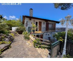 ESPECTACULAR CHALET EN ZONA RESIDENCIAL CON PISCINA - VALLIRANA