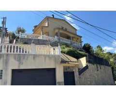 CASA EN VENTA - PISCINA - VALLIRANA