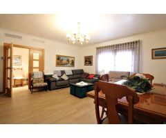 Se vende fantastico chalet con terreno en el Moralet de 5 dormitorios y 3 baños