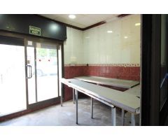 Oportunidad en Esquina: Local con Potencial de Vivienda