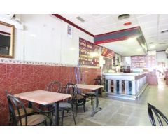 Oportunidad en Esquina: Local con Potencial de Vivienda