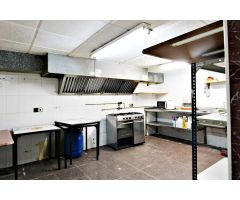 Oportunidad en Esquina: Local con Potencial de Vivienda