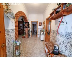 MAGNÍFICO CHALET HIPOTECABLE EN LA COLINA