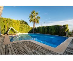 Chalet con piscina y vistas espectaculares en exclusiva urbanización en Inca