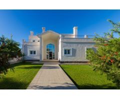 Villa de Lujo en Venta en Cabo Roig, Alicante
