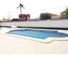 Villa de Lujo en Venta en Cabo Roig, Alicante