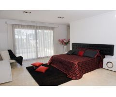 Villa de Lujo en Venta en Cabo Roig, Alicante
