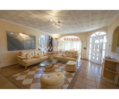 Fantástica villa a 4 vientos con jardín privado y vistas