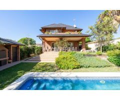 Chalet con jardín y piscina en Vilafortuny