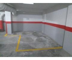 Plaza de garaje amplia en venta. Para coche y moto. Zona norte Alcoi.
