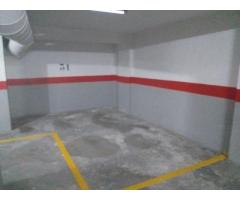 Plaza de garaje amplia en venta. Para coche y moto. Zona norte Alcoi.