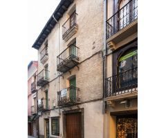 Edificio en Venta en Jacarilla, Huesca