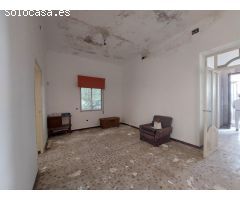 Casa con Terreno en Zarandona