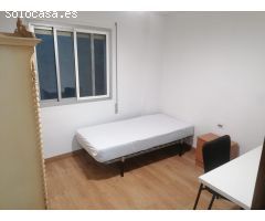 PISO CÉNTRICO EN VENTA, ZONA SANTA ISABEL.
