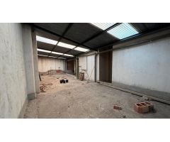 ¡Oportunidad Única! Bajo Comercial en Venta en Beniaján