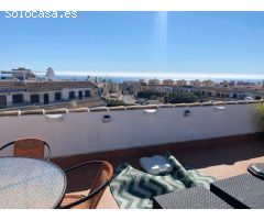 Bungalow planta alta, reformado, con solárium privado, vistas al mar y licencia Turística.