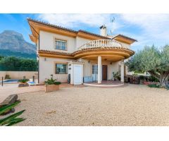 Villa en Venta en Polope, Alicante