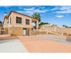 Villa en Venta en Bazar, Granada
