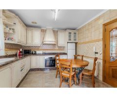 Villa en Venta en Elche de la Sierra, Alicante