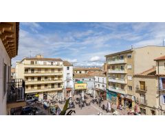 ? Vive en el corazón de Alagón: Piso exclusivo con terraza y vistas únicas ?