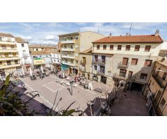 ? Vive en el corazón de Alagón: Piso exclusivo con terraza y vistas únicas ?