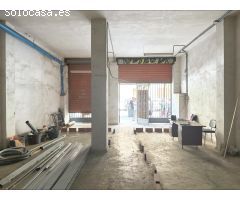 ¡Gran Oportunidad en Ayora! Enorme Local Comercial en Venta