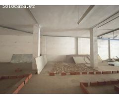 ¡Gran Oportunidad en Ayora! Enorme Local Comercial en Venta