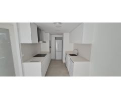Piso de 3 habitaciones en alquiler en Ciudad de las Arts
