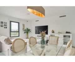 Venta de Piso de 3 Habitaciones y 2 Baños en La Punta con Piscina, Terraza y Garaje