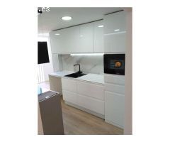 Venta de Piso Reformado en 6 Dormitorios en Zona Universitaria