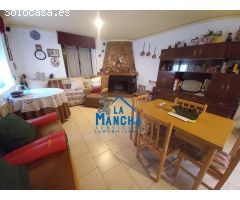REF: Y077. INMOBILIARIA LA MANCHA VENDE CASA CON PATIO PARA REFORMAR EN EL SALOBRAL.