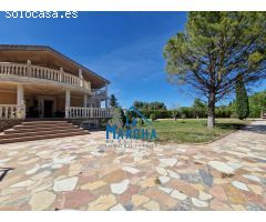 INMOBILIARIA LA MANCHA OFRECE EN VENTA EXCLUSIVO CHALET EN URBANIZACION AGUASOL