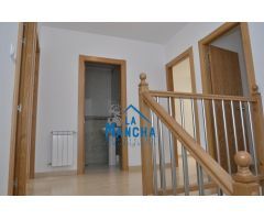 INMOBILIARIA LA MANCHA VENDE ADOSADO EN VILLAR DE CHINCHILLA