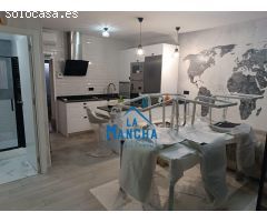 INMOBILIARIA LA MANCHA VENDE CASA EN EL BARRIO SAN PABLO.