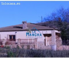 REF: Y094. INMOBILIARIA LA MANCHA VENDE ESPECTÁCULAR FINCA EN HOYA GONZALO.