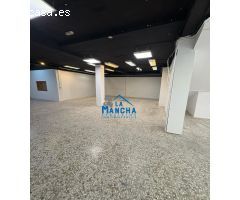 INMOBILIARIA LA MANCHA VENDE LOCAL COMERCIAL ZONA CENTRO/ FERIA