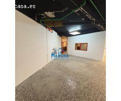 INMOBILIARIA LA MANCHA VENDE LOCAL COMERCIAL ZONA CENTRO/ FERIA