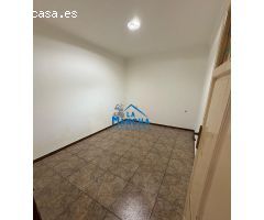 INMOBILIARIA LA MANCHA VENDE LOCAL COMERCIAL ZONA CENTRO/ FERIA
