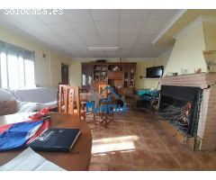 INMOBILIARIA LA MANCHA VENDE CASA DE DOS PLANTAS EN ZONA PEDRO LAMATA
