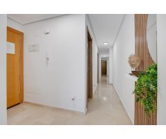 GRAN APARTAMENTO CON LICENCIA TURÍSTICA EN TORREVIEJA, 3 HAB, 2 BAÑOS