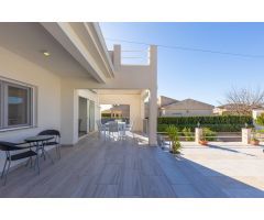 GRAN CHALET CON PISCINA PROPIA EN TORREVIEJA, 3 HAB, 2 BAÑOS