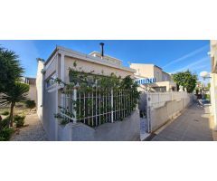 GRAN  BUNGALOW PLANTA BAJA EN TORREVIEJA, 3 HAB, 1 BAÑO